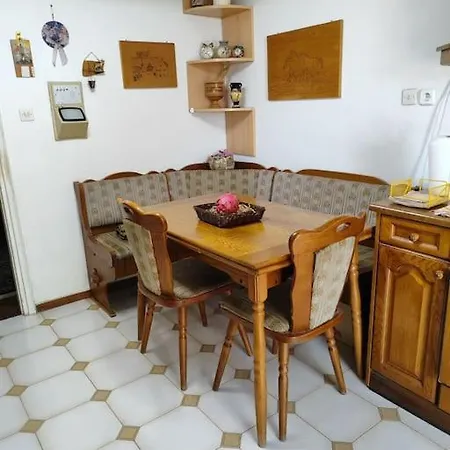 μαρούσι κέντρο μεγάλο 5 λεπτά κοντά