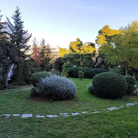μαρούσι κέντρο μεγάλο 5 λεπτά κοντά Athens