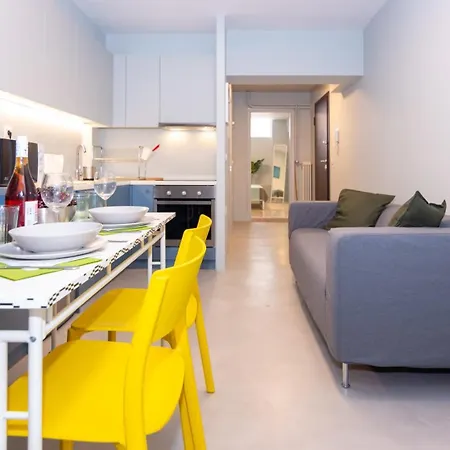 Calm Near Panathenaic Stadium Apartment *