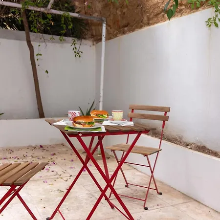 Calm Near Panathenaic Stadium Apartment *