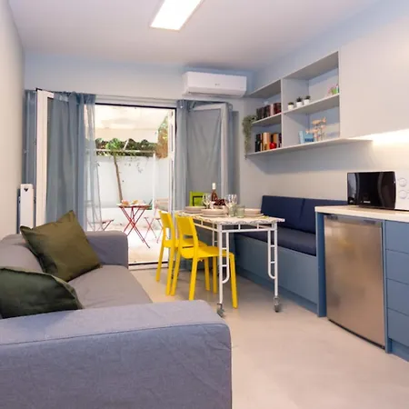 Calm Near Panathenaic Stadium Apartment *