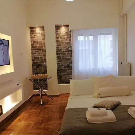 Apartment Acropolis Delux 1st Flr Aprt Up 4 Guests By Lodgespot