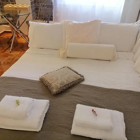 Acropolis Delux 1st Flr Aprt Up 4 Guests By Lodgespot Apartment Athens