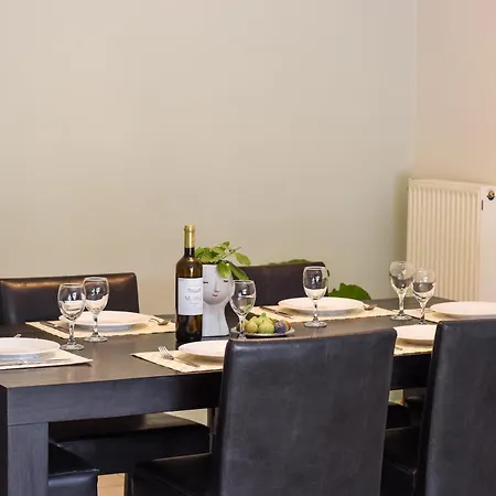 Marousi Escape - 5 Mins Walking Away From Train - Metro Villa