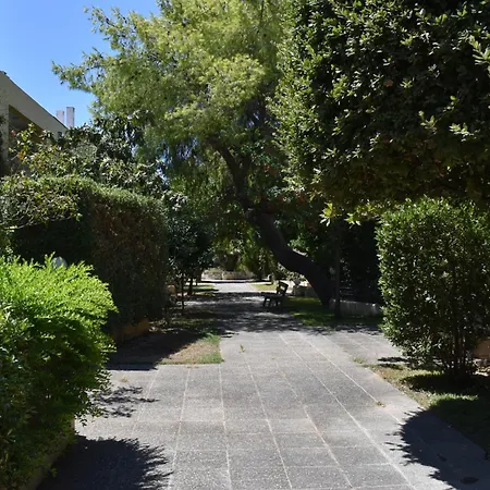 Marousi Escape - 5 Mins Walking Away From Train - Metro Villa *