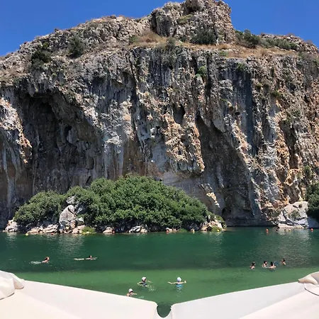 Acropoli Vibes At Kosmos Getaway Διαμέρισμα Αθήνα