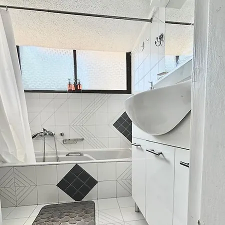 Apartment Comfort And Sunny Apartment, Marousi Oaka Stadium Neratziotissa