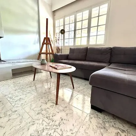 Apartment Comfort And Sunny Apartment, Marousi Oaka Stadium Neratziotissa *