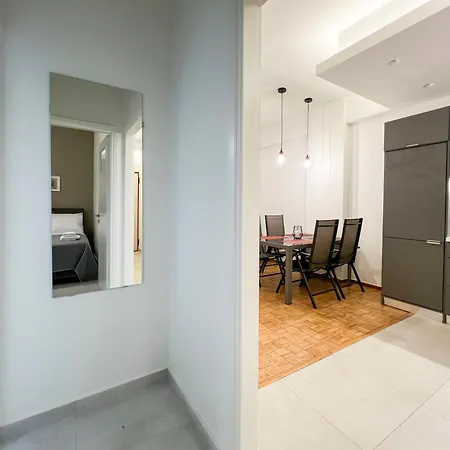 A Lovely In Apartment *