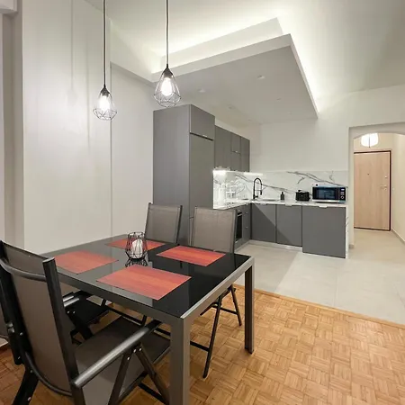 A Lovely In Apartment *