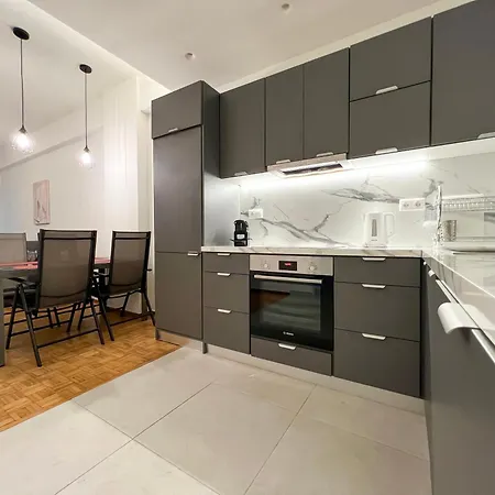 A Lovely In Apartment Athens