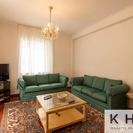 Classic Style Flat In Glyfada! Athens