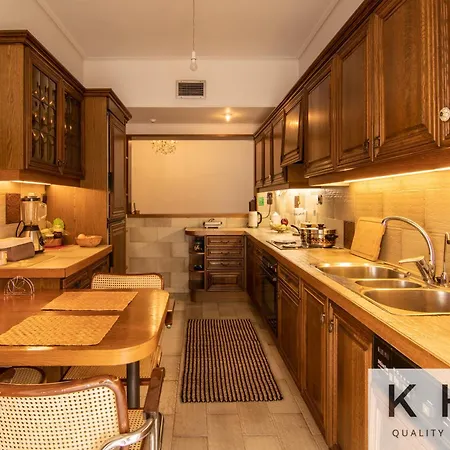 Apartment Classic Style Flat In Glyfada! Athens