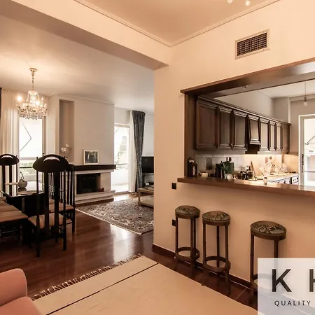 Classic Style Flat In Glyfada! *