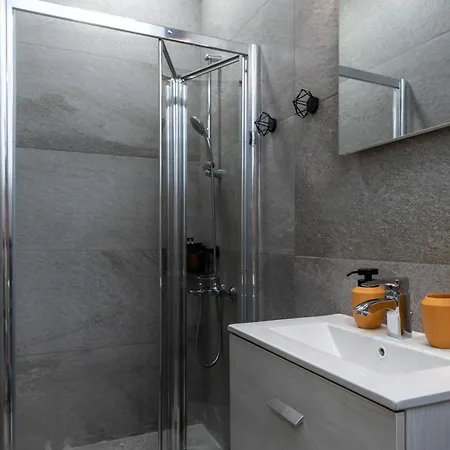 Modern In The Center Of Apartment *