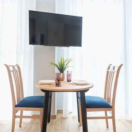 3 Apartment *