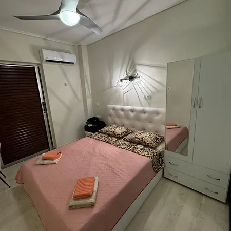 Full Near Omonia Square * Athens