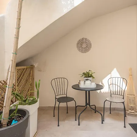 Petralona Gem With Scenic Terrace Apartment