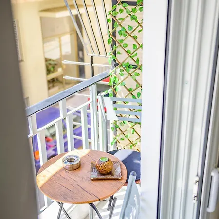 House Apartment *