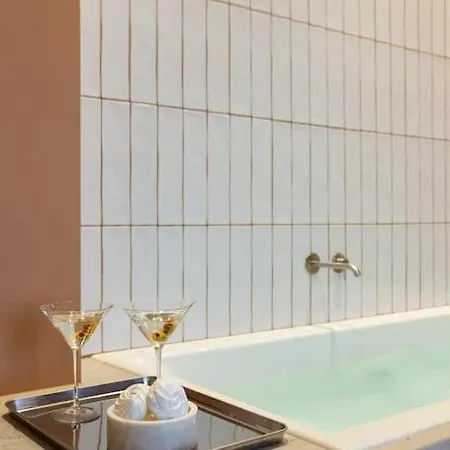 Acropolis View Luxe King-suite W Ensuite Whirlpool Athens