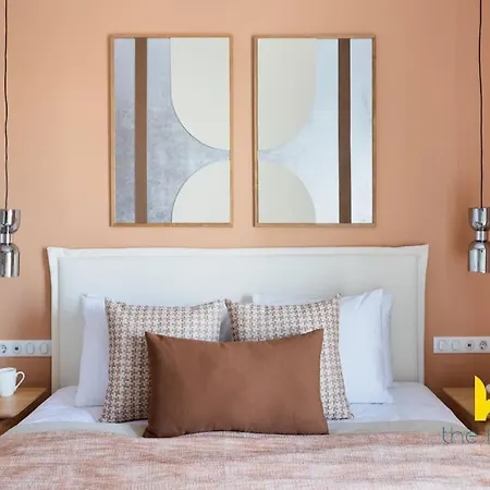 Acropolis View Luxe King-suite W Ensuite Whirlpool Apartment *