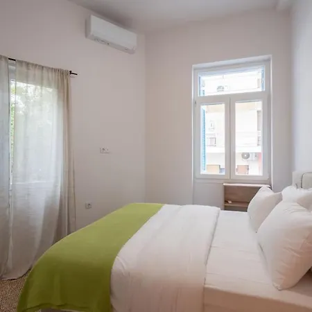2br 5' From Filopappou *