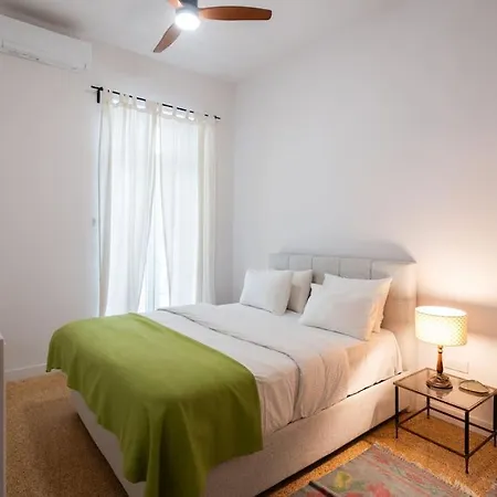 2br 5' From Filopappou Athens