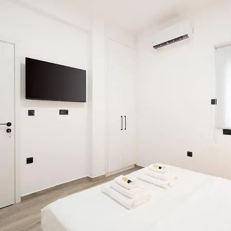 Your Base Comfy In Petralona, Steps To Metro Athens