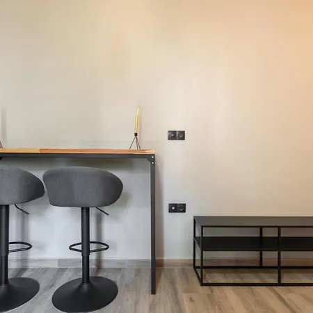 Apartment Your Base Comfy In Petralona, Steps To Metro