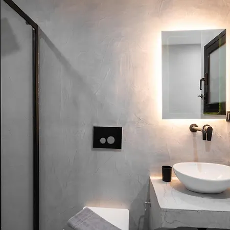 Your Base Comfy In Petralona, Steps To Metro Apartment