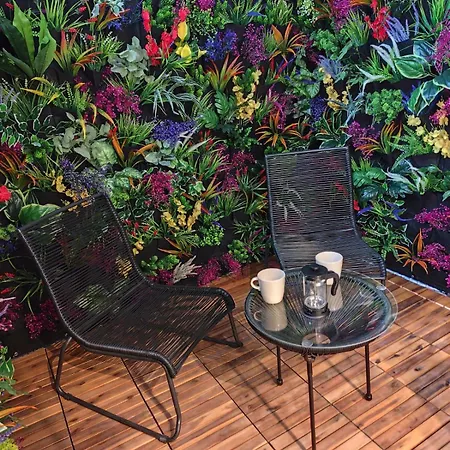 My Secret Garden - With 2 Private Rooms, Separate Baths And Balcony Garden Apartment *
