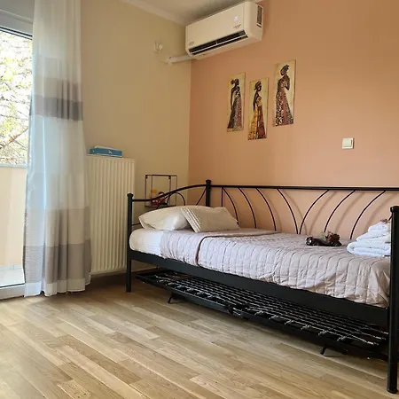 Marousi Escape - 5 Mins Walking Away From Train - Metro Αθήνα