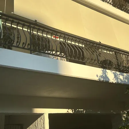 Garden Vibes Glyfada Apartment *