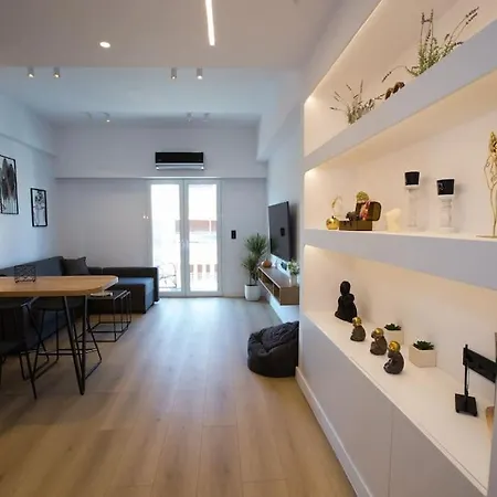 Mocha Acropolis View Apartment