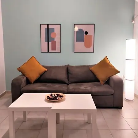 3 Minutes Walk To Acropolis, Stylish Apartment *