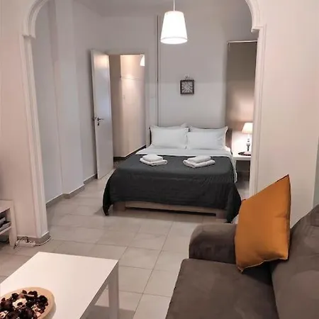 Apartment 3 Minutes Walk To Acropolis, Stylish *