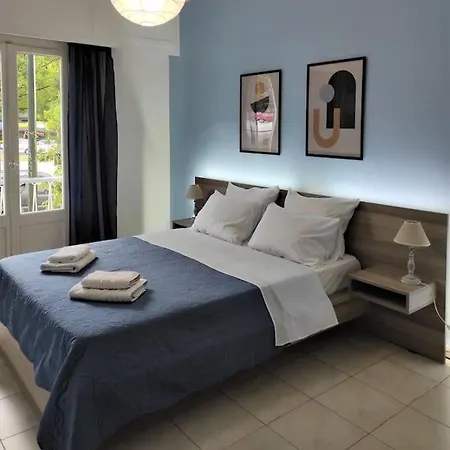 Apartment 3 Minutes Walk To Acropolis, Stylish *