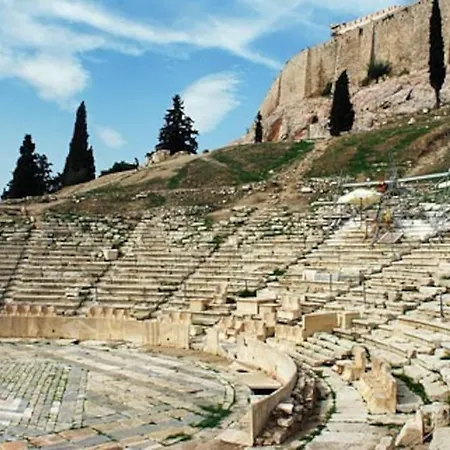 Apartment 3 Minutes Walk To Acropolis, Stylish *