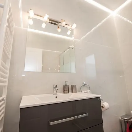 Διαμέρισμα Lux 1-bedroom Condo-l&l Refuge