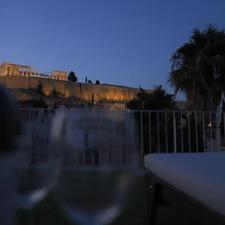Acropolis Hill House *