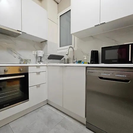Apartment City's Corner Spot By Yha Athens