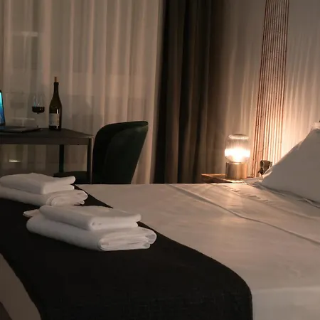 Apartment Host - Cadre De L' Acropole