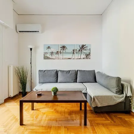 George's Cozy 60m2 7' Metro Apartment Athens