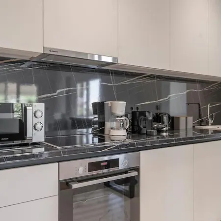 Voula's 2br Escape Elegant And Stylish Living Apartment Athens