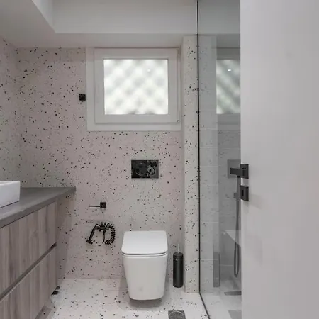 Voula's 2br Escape Elegant And Stylish Living Apartment Athens