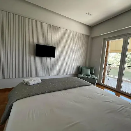 Voula's 2br Escape Elegant And Stylish Living *