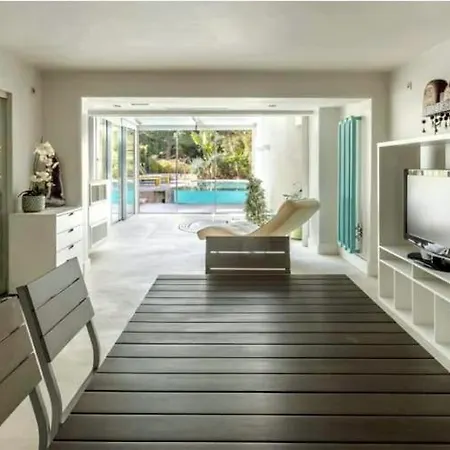 Kavouri Laguna Blue Beachfront *