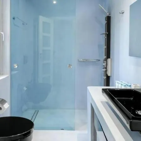 Kavouri Laguna Blue Beachfront Villa *