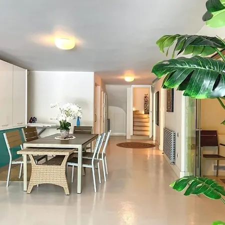 Kavouri Laguna Blue Beachfront Αθήνα