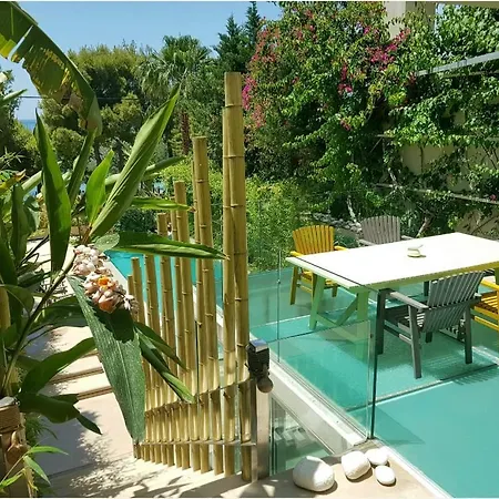 Villa Kavouri Laguna Blue Beachfront Athens